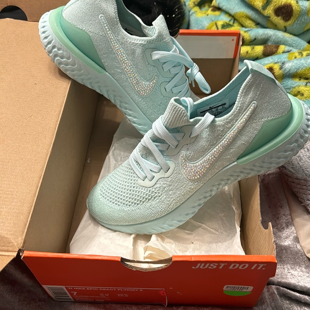 NIKE EPIC REACT FLYKNIT 2 TIFFANY & CO Blue with Authentic Swarovski swooshes
